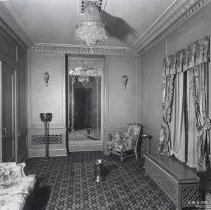 MO-Saint Louis-Ambassador Ladies Lounge 2